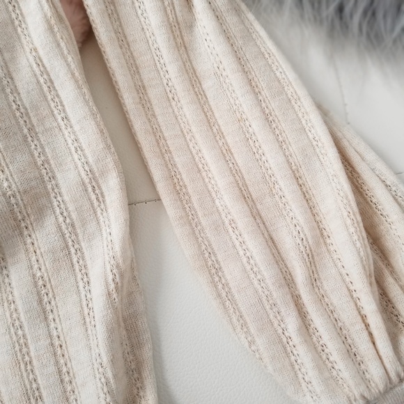 Last1️⃣ Taupe Pointelle Rib Knit V-Neck Lightweight Long Sleeve Top Spring Tops - Picture 8 of 8